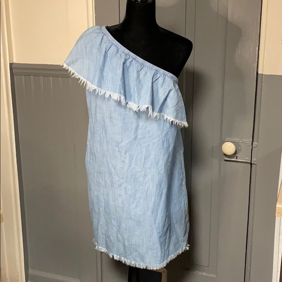 Vince Camuto Dresses & Skirts - NWOT Vince Camuto One Shoulder Chambray Dress